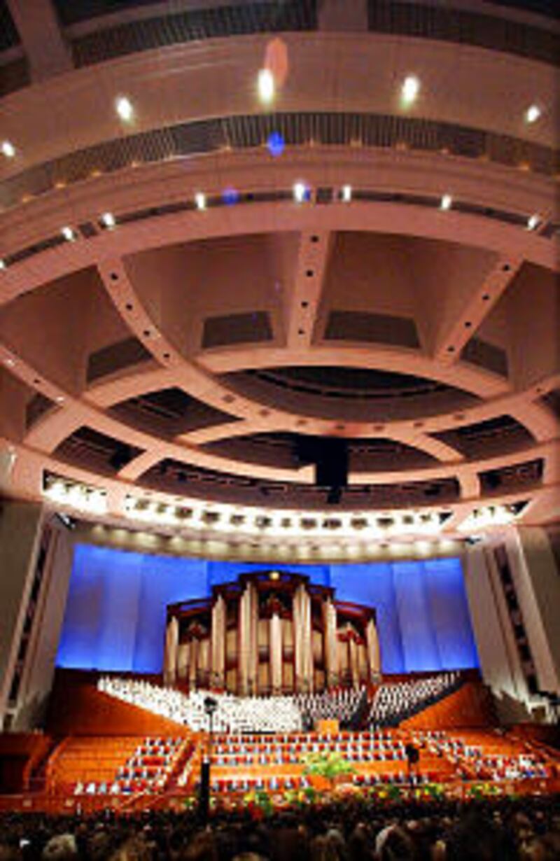 LDS General Conference Oct 5th, 2002. Allred/photo (Submission date: 10/05/2002)
